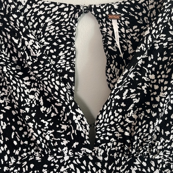 Free People flowy deep v-neck midi dress with keyhole and button detail - Picture 2 of 12